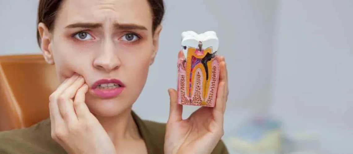 Dlaczego zęby się psują? Poznaj przyczyny i skuteczne metody zapobiegania